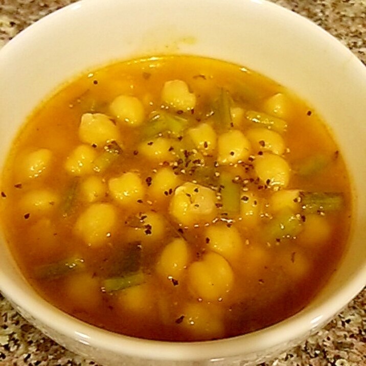 ひよこ豆のトムヤムスープ